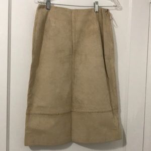 Anne Klein Tan/Beige Suede Skirt—EUC, Size 6.